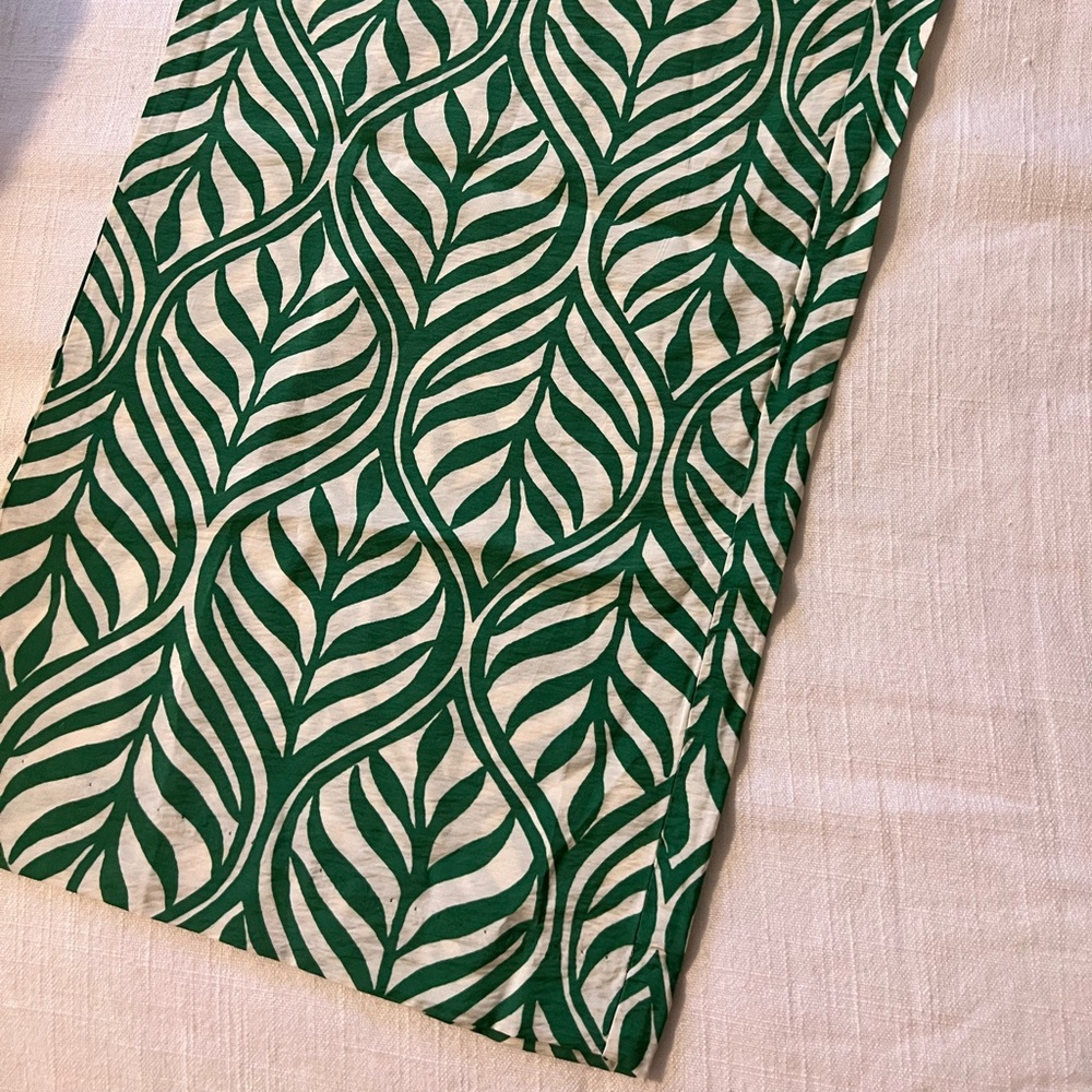 H&M Green Leaf drapey wide leg pants vacation Size 10 Large NWT - Picture 7 of 7